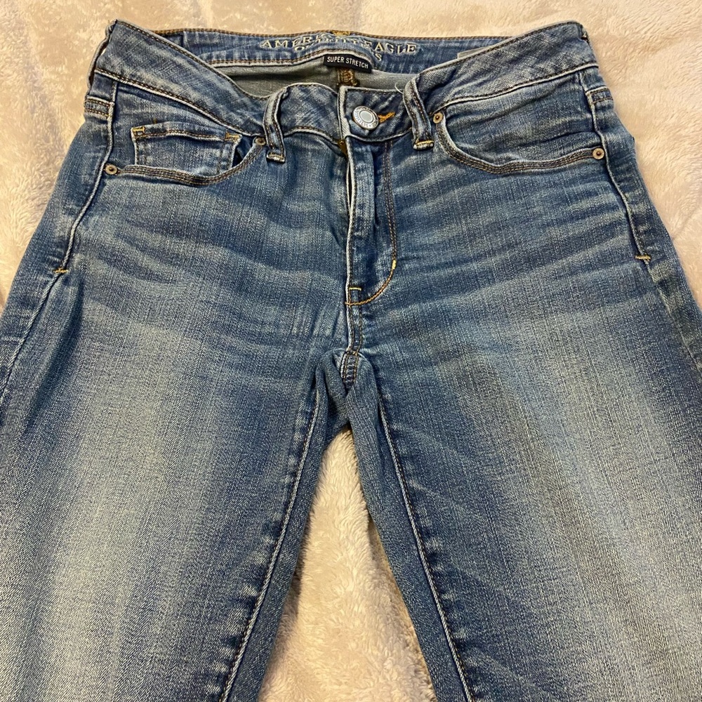 EUC American Eagle Skinny Jeans size 4